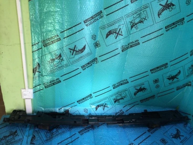 Наполнитель заднего бампера TOYOTA LAND CRUISER 200 5261560080 4.5