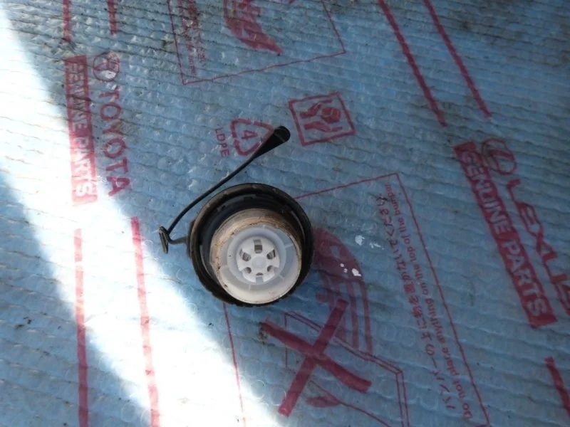 Крышка топливного бака Toyota Land Cruiser 200 2012 7730052030 4.6