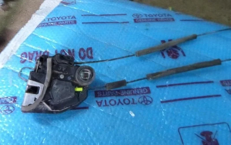 Замок двери задней правой TOYOTA Camry V50 2011> 2013 6905033120 2
