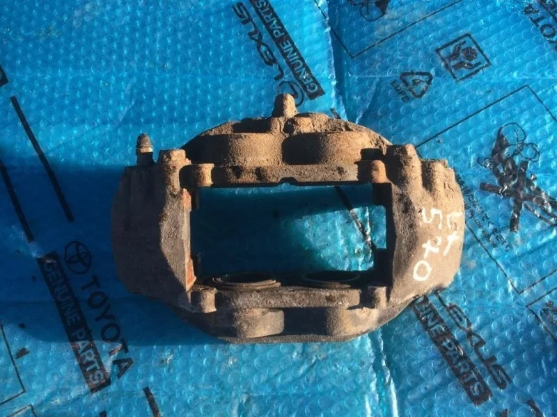 Суппорт тормозной Lexus Lx570 2010 4773060280 5.7, передний правый