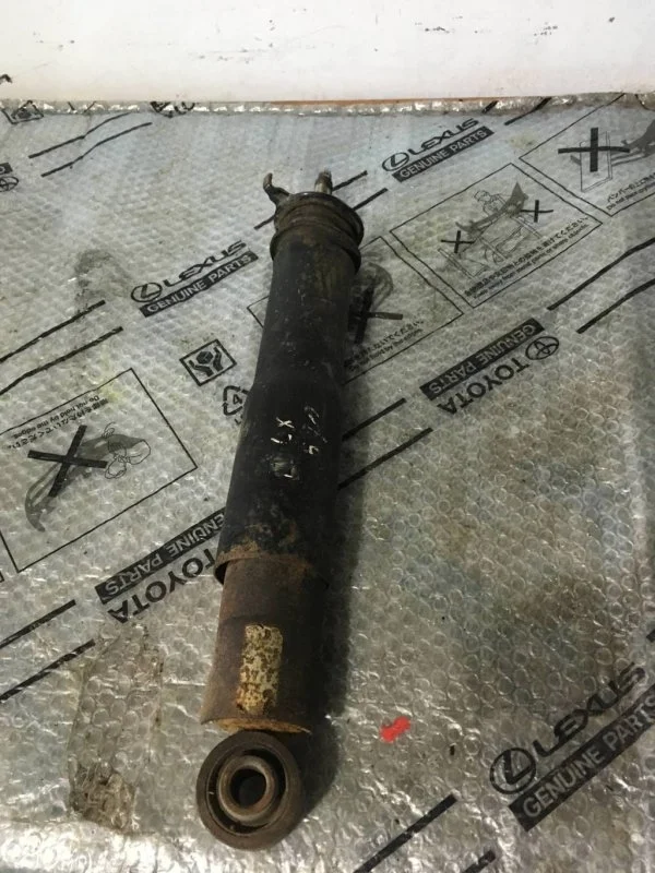 Амортизатор задний Lexus Lx570 2010 4853069425 5.7, задний