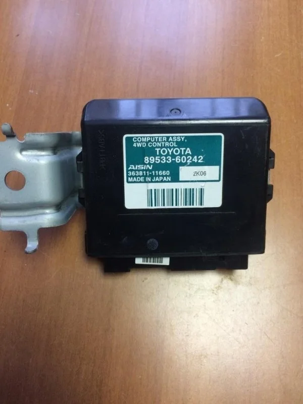 Блок управления полным приводом TOYOTA LAND CRUISER 200 2012 8953360242 4.6