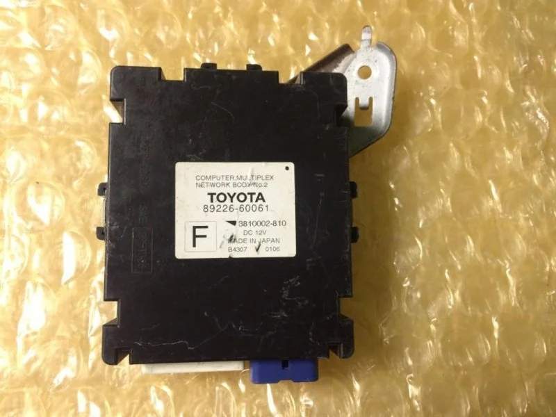 Блок computer multiplex network body Toyota Land Cruiser 200 2014 8922660060 4.5