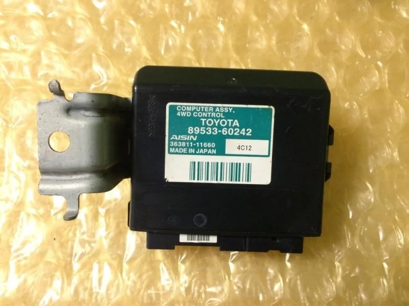 Блок управления полным приводом TOYOTA LAND CRUISER 200 2014 8953360242 4.5