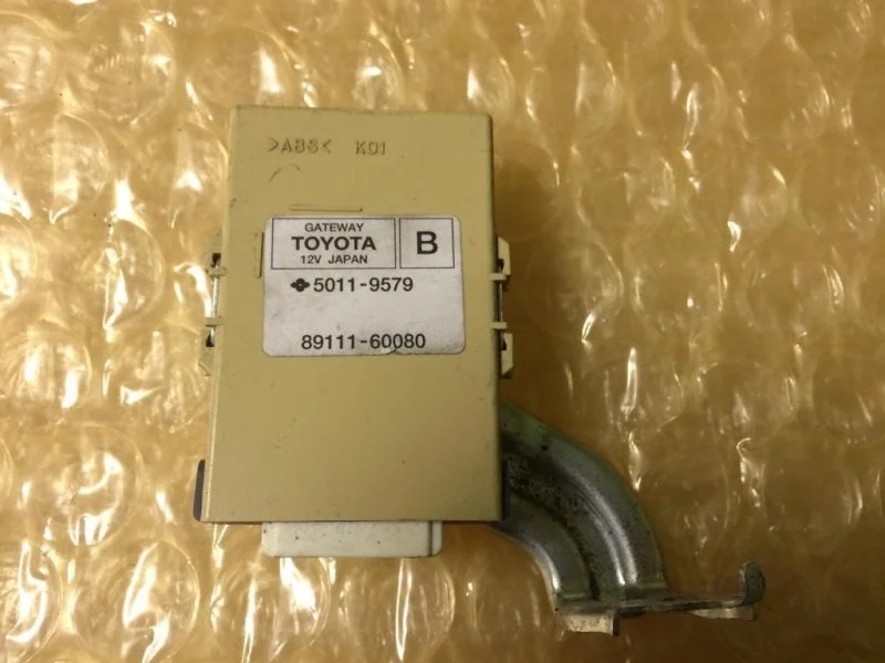 Блок управления Toyota Land Cruiser 200 2014 8911160080 4.5