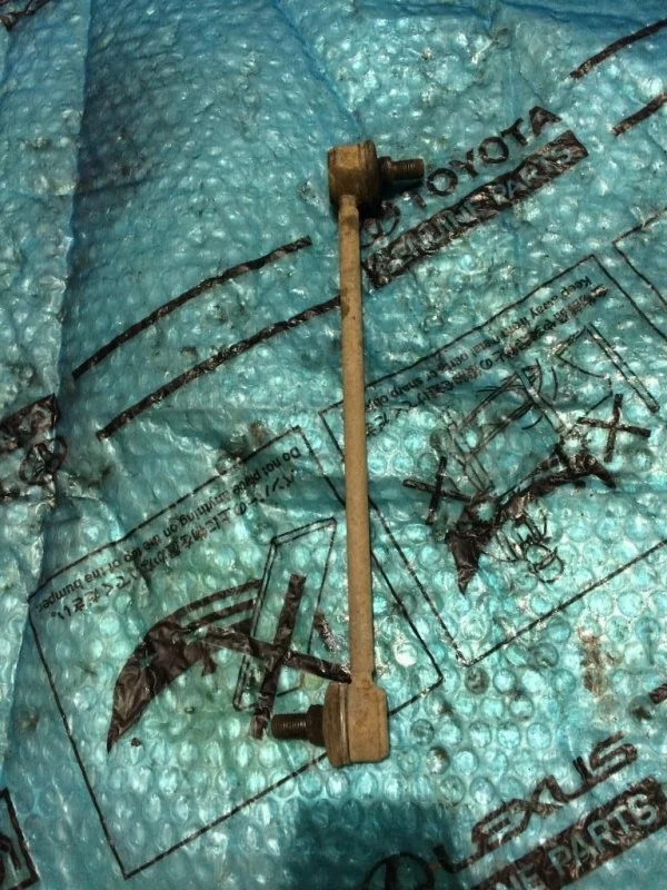 Стойка заднего стабилизатора TOYOTA Camry V50 2011> 2012 4883033040 2.5