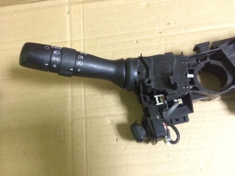 Переключатель поворотов подрулевой TOYOTA Land Cruiser (150)-Prado 2009> 8414030311