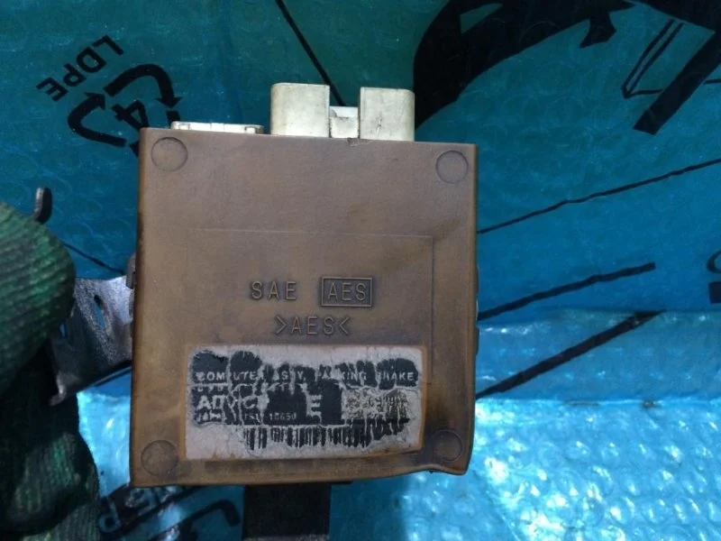 Блок управления стояночным тормозом Lexus LX570 2016 8905060010 5