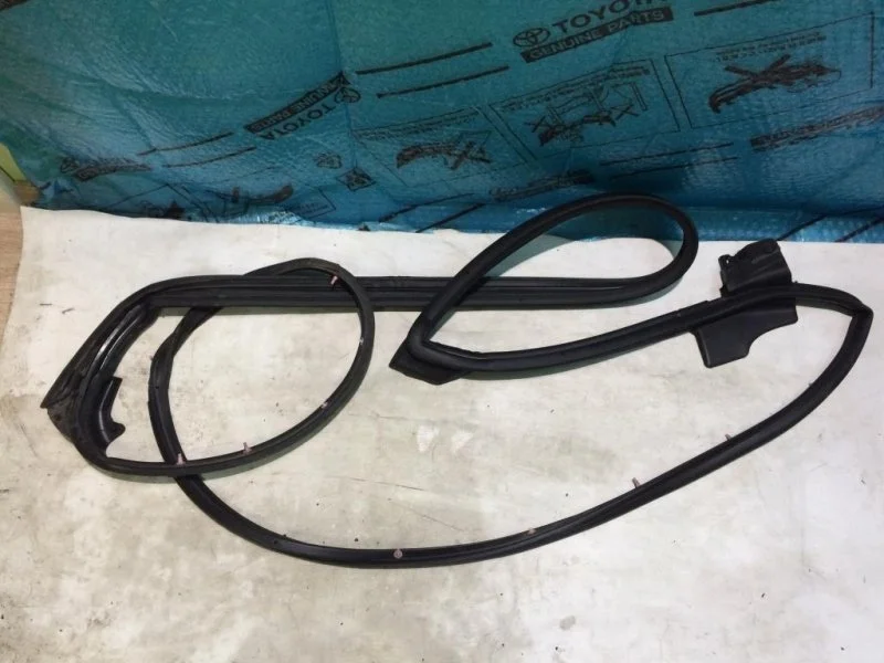 Уплотнитель двери Lexus Es 250 2015> 2015 6786233100 2.5