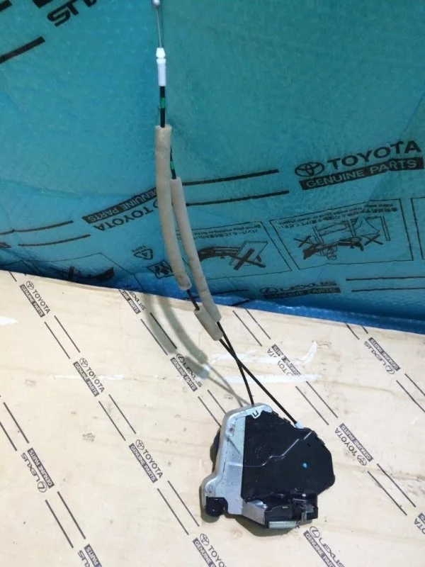 Замок двери передней правой TOYOTA LAND CRUISER 200 2016 6903060250 4