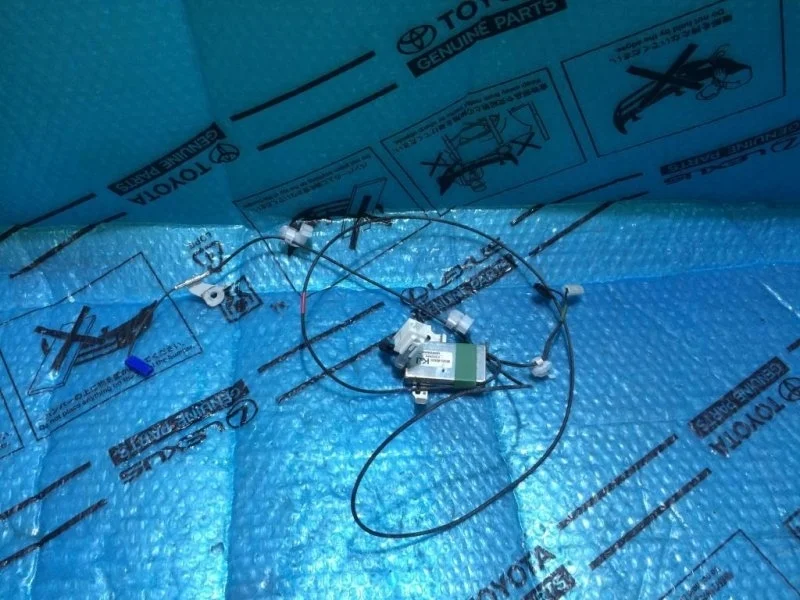 Антенна TOYOTA LAND CRUISER 200 2014 8630060830 4.5