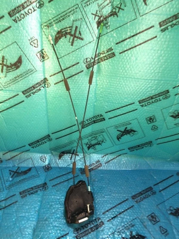 Замок двери задней правой TOYOTA Camry V40 2006-2011 2008 6905033120 3