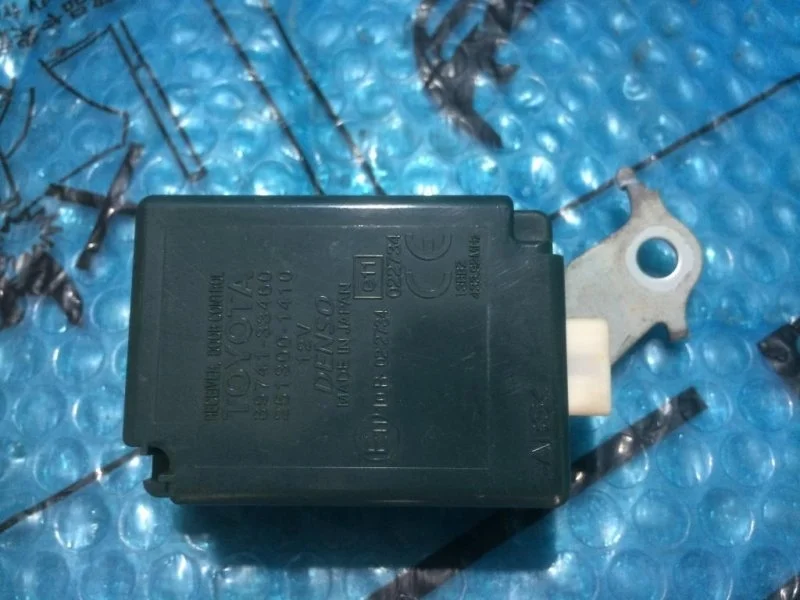 Блок электронный TOYOTA Camry V40 2006-2011 2008 8974133460 3