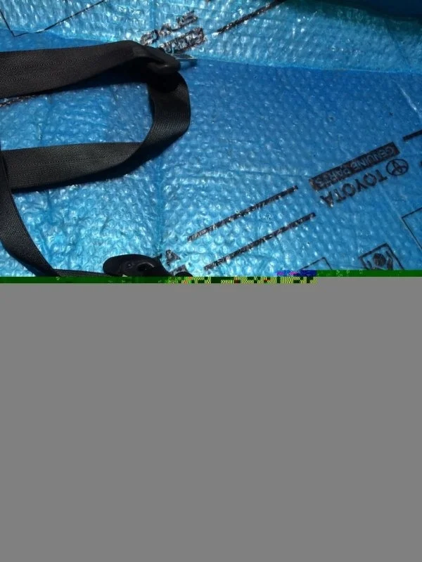Ремень безопасности с пиропатроном Toyota Land Cruiser 200 2014 7337060473C0 4.5, задний левый