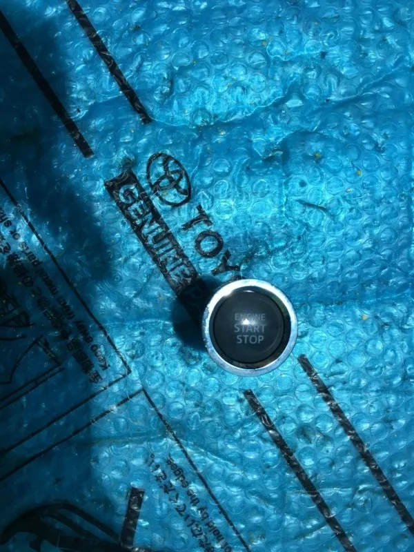 Кнопка запуска двигателя TOYOTA LAND CRUISER 200 2016 8961142012 4