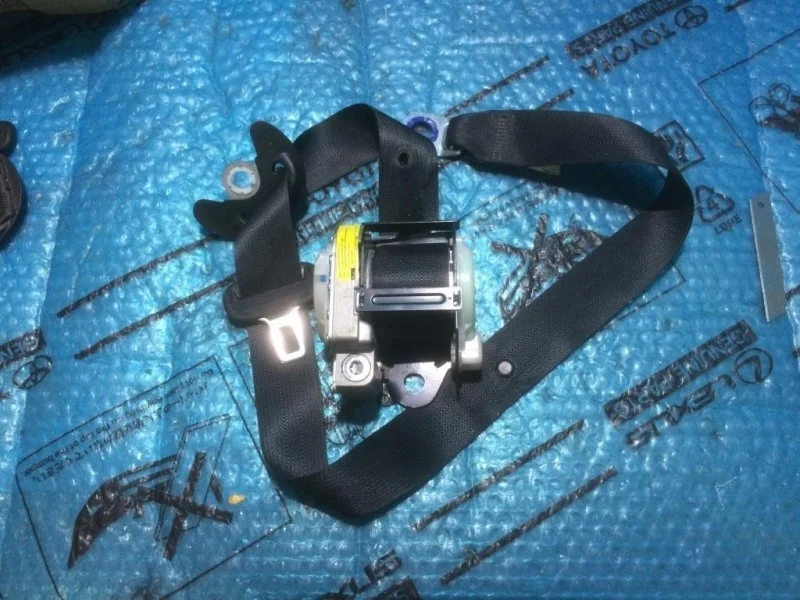 Ремень безопасности с пиропатроном Lexus Lx450D 2018 7337060473C0 4.5