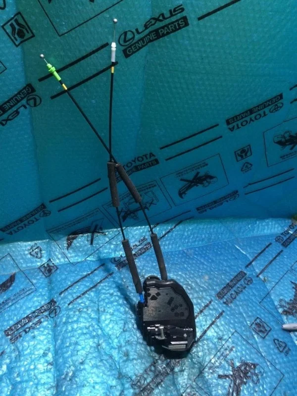 Замок двери задней левой Lexus ES 250 2015> 2015 6906033120 2.5