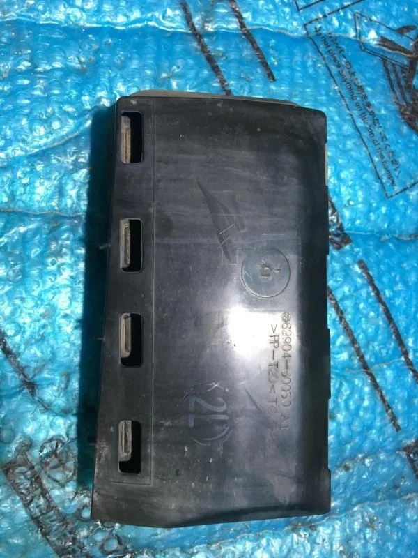 Клапан воздушный Toyota Land Cruiser 200 2016 6290460061 4, задний левый