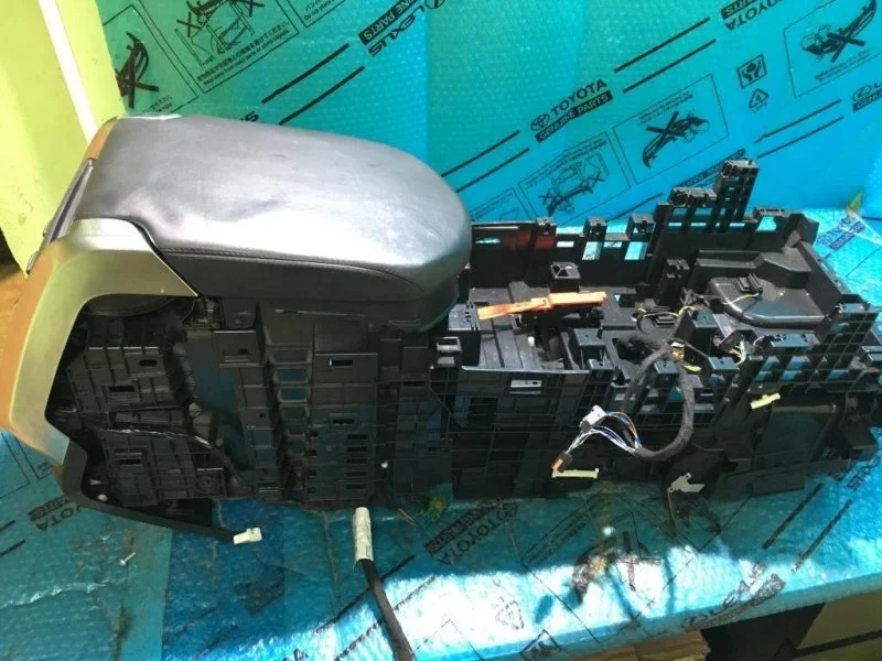 Консоль Land Rover Range Rover Sport 2013> 2016 LR044748 306DT