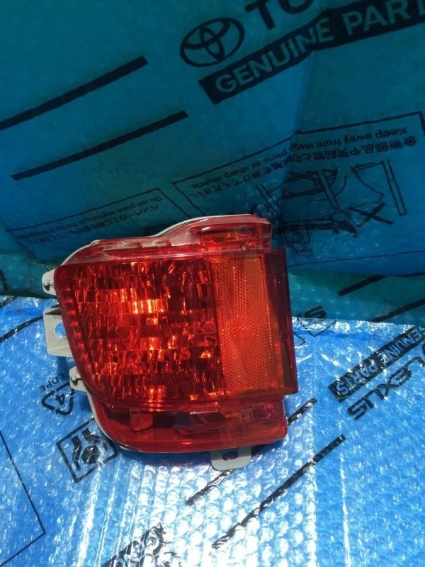 Фонарь задний в бампер левый TOYOTA LAND CRUISER 200 2018 8145660070 4.5