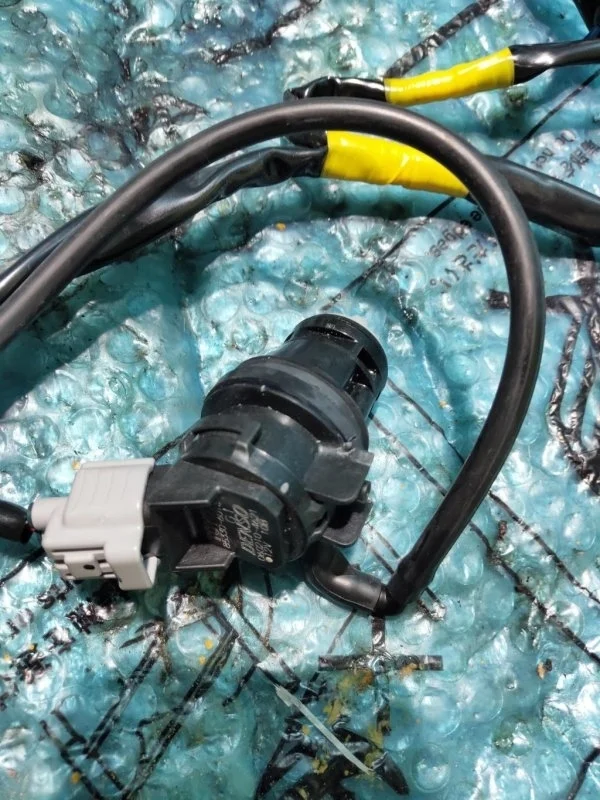 Насос омывателя TOYOTA LAND CRUISER 200 8533060180