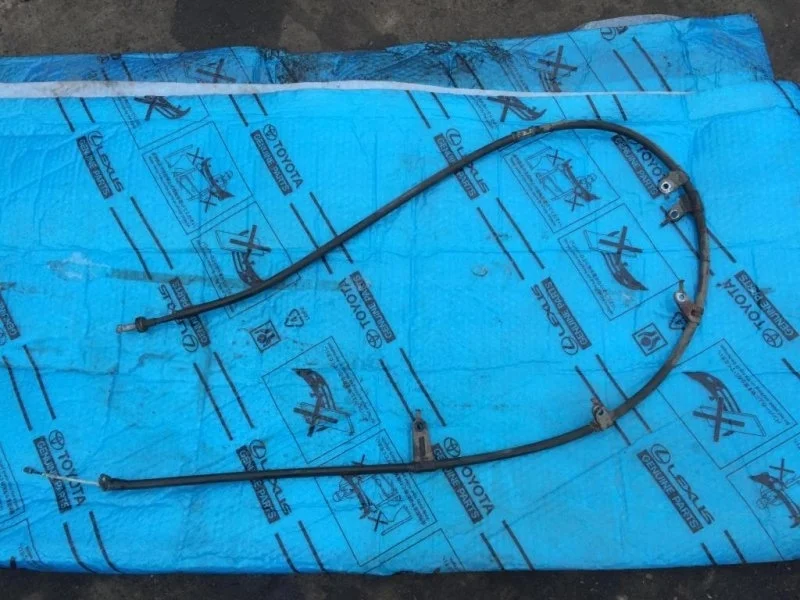 Трос стояночного тормоза правый Toyota Land Cruiser 200 2013 4642060090 4.5