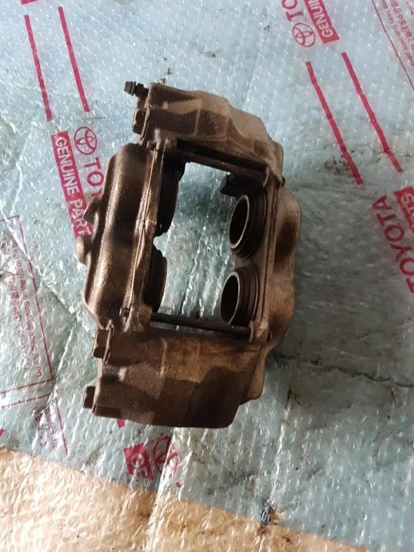Суппорт тормозной TOYOTA Land Cruiser (150)-Prado 2009> 2014 4773060300 4.0, передний правый