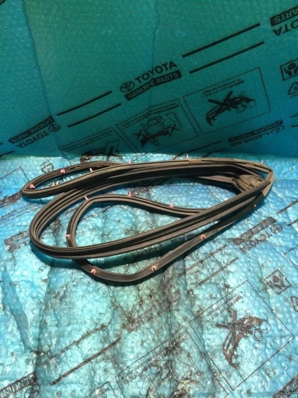 Уплотнитель двери задней левой TOYOTA Camry V40 2006-2011 2008 6787233080 3