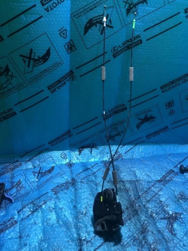 Замок двери задней левой TOYOTA Camry V40 2006-2011 2008 6906033120 3