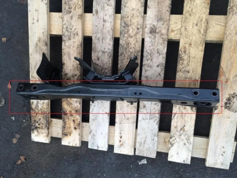 Балка под КПП Toyota Land Cruiser 200 2013 5120360251 4.5