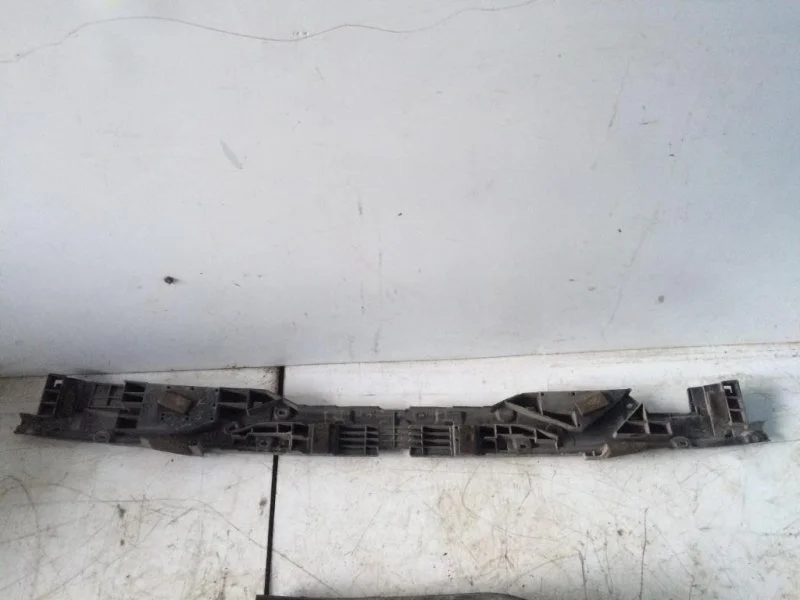 Наполнитель заднего бампера TOYOTA LAND CRUISER 200 2018 5261560081 4.5