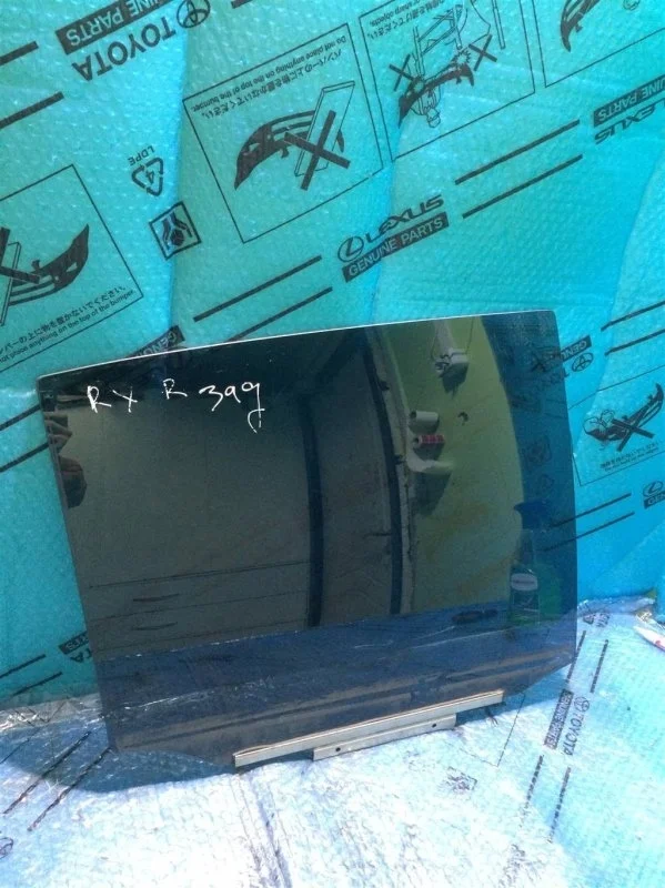 Стекло двери задней правой Lexus RX-300/330/350/400h 2003-2009 6810348130