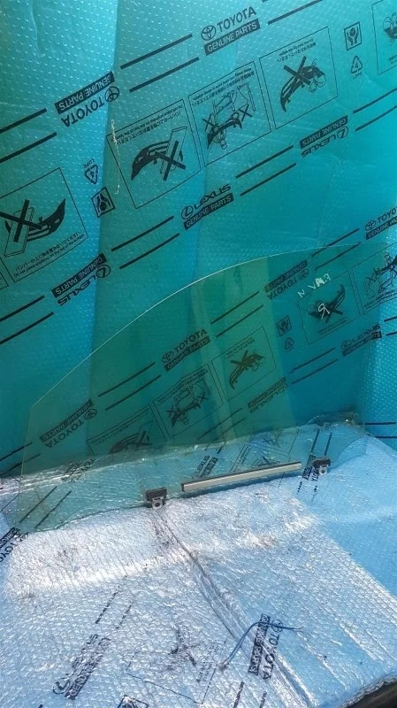 Стекло двери передней правой TOYOTA RAV 4 2006-2013 6810142160