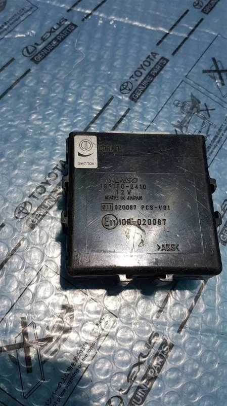 Блок управления парктроником Lexus RX-300/330/350/400h 2003-2009 1881002410