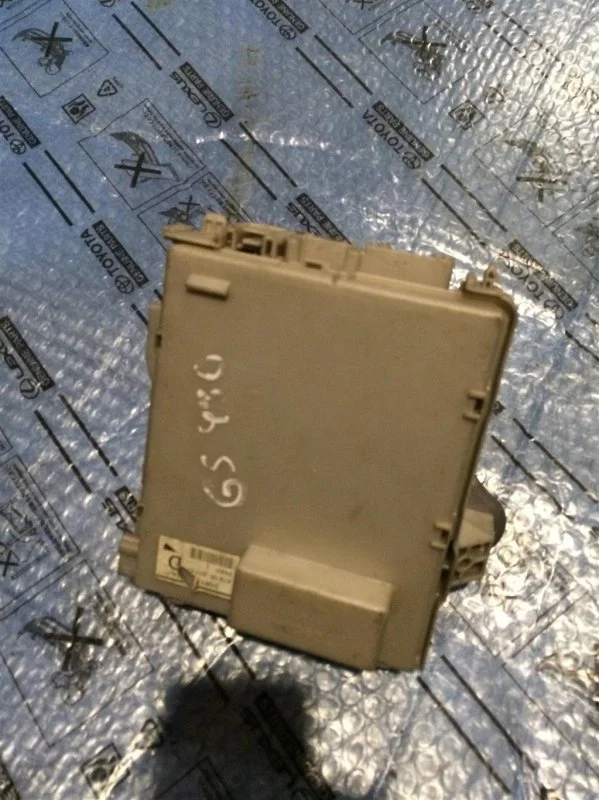 Блок предохранителей Lexus GS 300/400/430 2005-2011 8267030230