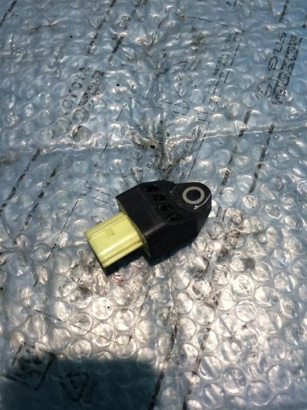 Датчик AIR BAG TOYOTA RAV 4 2006-2013 8983142010