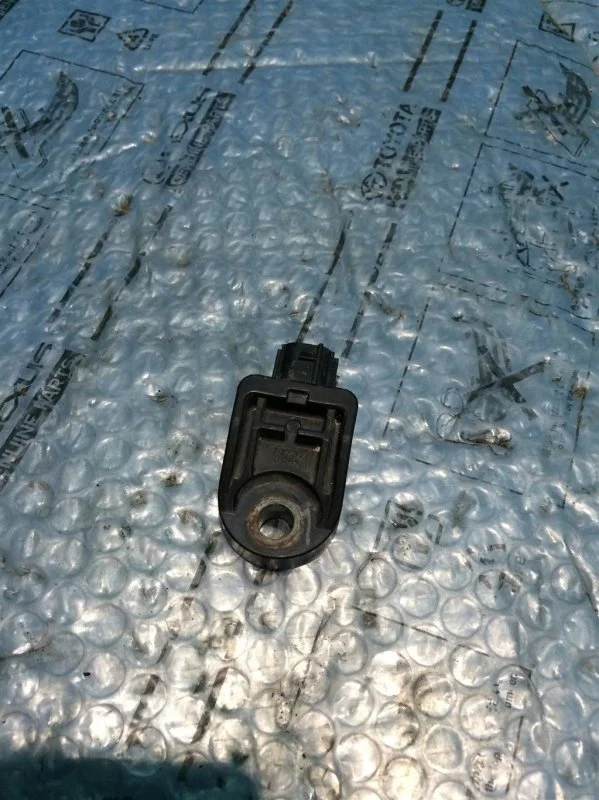 Датчик AIR BAG TOYOTA Camry V40 2006-2011 8917333070