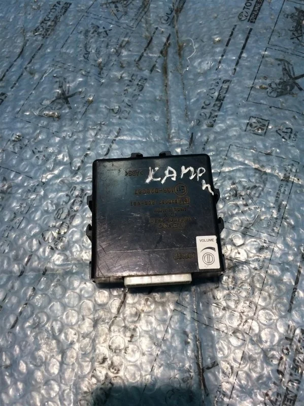 Блок управления парктроником TOYOTA Camry V40 2006-2011 1881002410