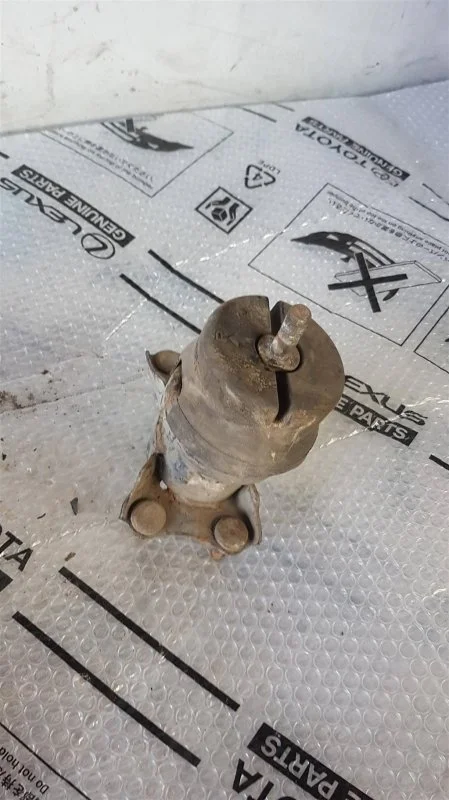 Опора двигателя Lexus RX 300 1998-2003 1237120060