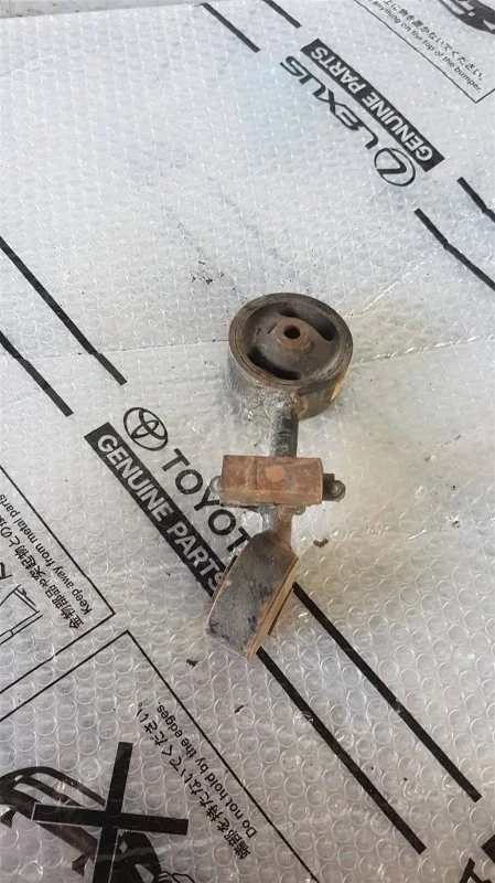 Опора двигателя Lexus RX-300/330/350/400h 2003-2009 1236320110