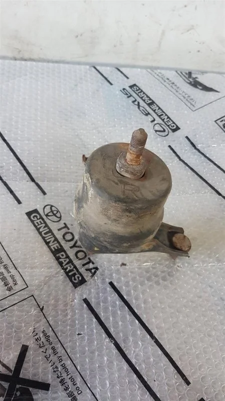 Опора двигателя Lexus RX-300/330/350/400h 2003-2009 1236231060