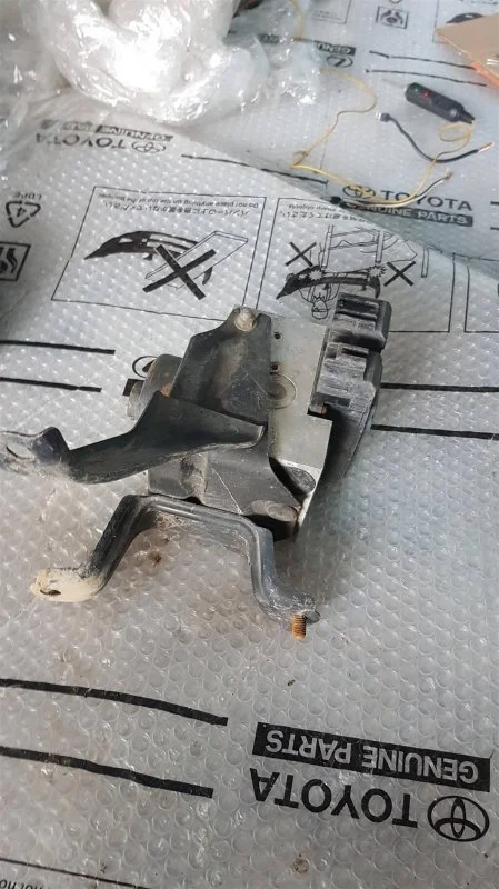 Блок ABS (насос) Lexus RX 300 1998-2003 4451048010