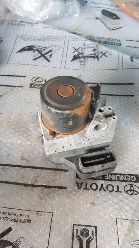 Блок ABS (насос) Lexus GS 300/400/430 2005-2011 4405053120
