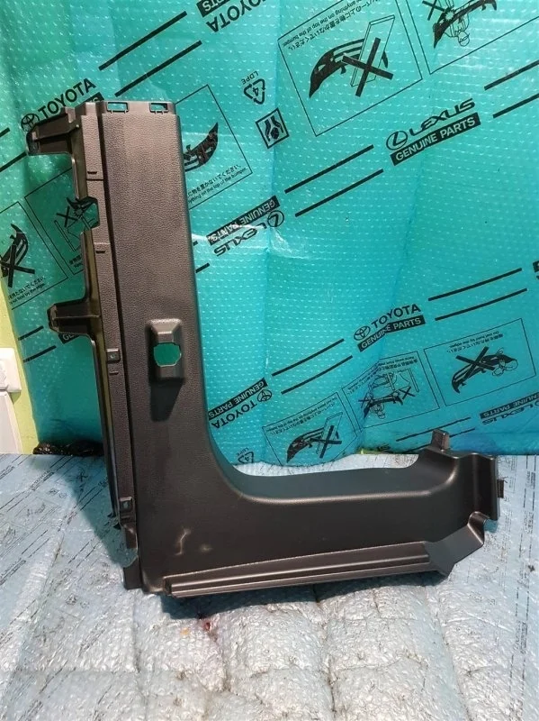 Накладка (кузов внутри) TOYOTA Camry V70 2018> 2019 6427133120C0 2