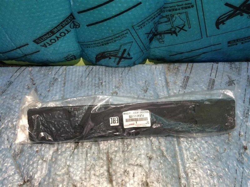 Накладка переднего бампера под номер TOYOTA Camry V55 2014-2018 5211406370