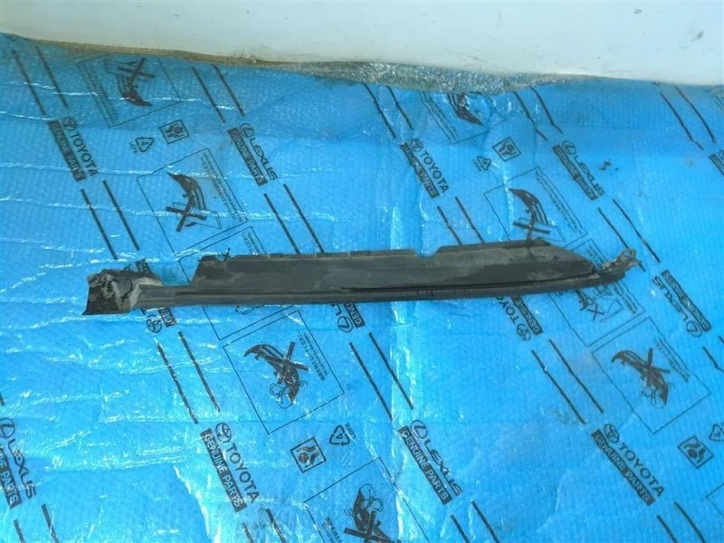 Пыльник крыла правый TOYOTA LAND CRUISER 200 2009 5380560020 4.5