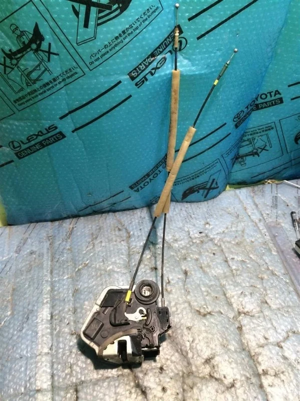 Замок двери задней левой TOYOTA LAND CRUISER 200 2014 6906060110 4