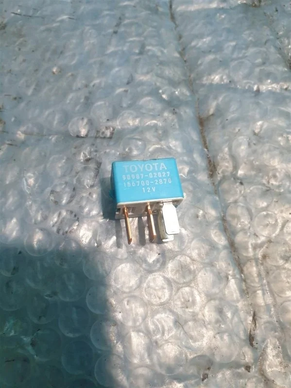 Реле Toyota Land Cruiser 200 9098702027