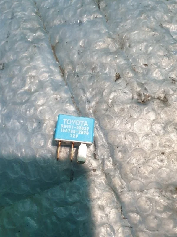 Реле Toyota Land Cruiser 200 9098702027