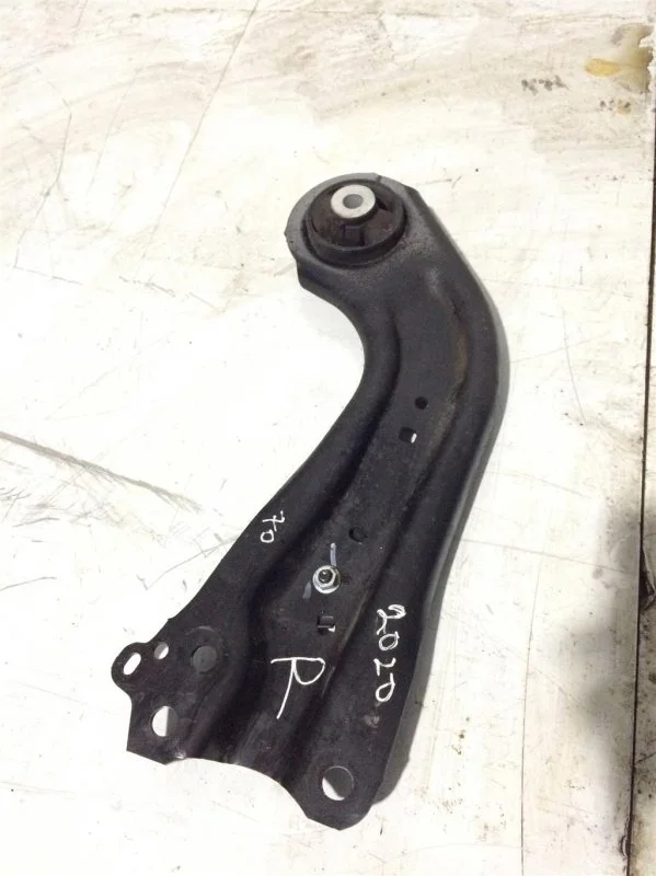 Рычаг задний продольный правый TOYOTA Camry V70 2018> 2020 4876006350 2